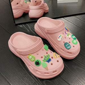 Xishop ใหม่มาก รองเท้าแตะหัวโต ส้นหนาฟู ใส่สบาย น่ารักน่าใส่สุดๆ รองเท้าแตะแบบสวม👀 ตัวติดการ์ตูนสีเขียว เปี้ยงปร้างมาก💥