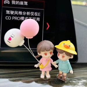Mô hình cặp đôi cute gắn xe ô tô xe máy bảng điều khiển ô tô bàn làm việc xe điện máy tinh