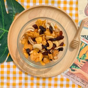 คอนเฟลกคาราเมล PWS.BAKERY กรอบ หวาน ฟิน… เหมือนกอดตัวเองเบาๆ ซื้อฝากก็ดี ทานเองก็ฟิน ในปริมาณ 500 กรัม