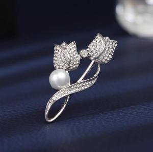 Tulip Brooch Elegant Tulip Zircon Pearl Brooch Women Luxury Korean Brooch High Quality Pins Rose Flower Brooch Collar Corsage Jewelry Fashion Versatile Tulip Floral Brooch Flower Summer Pearl Brooch Pins