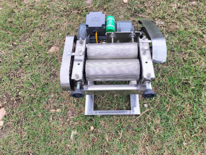 Máy cán mực khô chạy điện inox motor giảm tốc 200w dây đồng