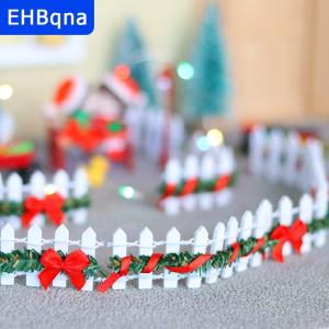 [COD] EHBqna SPORTS บ้านตุ๊กตารั้วไม้ขนาดเล็ก4ชิ้น เซ็ต1 12ตกแต่งฉากวันคริสต์มาสบ้านตุ๊กตาของตกแต่งสวนในลานของเล่นขนาดเล็ก