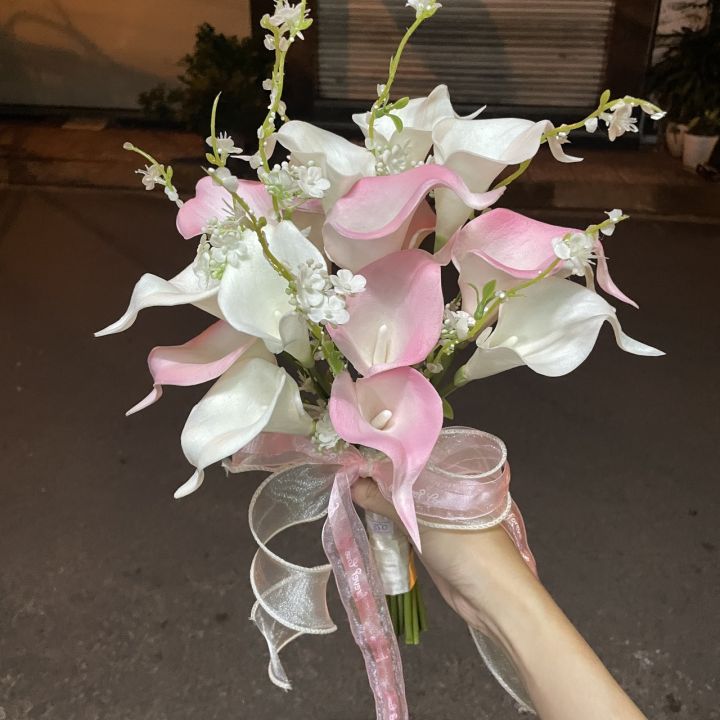 Hoa Cưới Cầm Tay Cô Dâu Hoa Vải Xốp HOA RUM CALLA LILY Trắng Hồng Giangpkc Phụ Kiện Cưới Giang