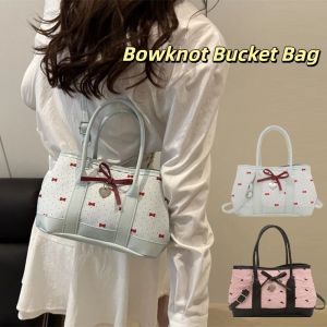 MOIRA แบบสบายๆ กระเป๋าสะพายไหล่โบว์ ทันสมัย ยามว่าง กระเป๋าถังโบว์ ภาษาเกาหลี สายรัดปรับได้ กระเป๋าถือผู้หญิง ชุดเสื้อผ้า