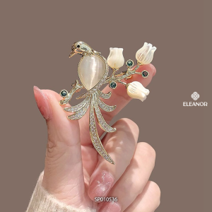 Ghim cài áo nam nữ Eleanor Accessories hình con ong đính đá phụ kiện thời trang trâm cài áo 10536