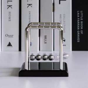 Newtons Cradle Pajangan Meja Pendulum Newton Hiasan Meja