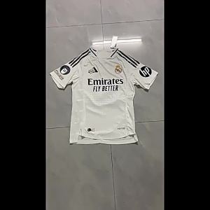 Áo đấu dài tay Real Madrid cổ điển số 7 Cristiano Ronaldo cổ điển.