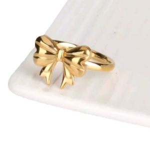 Cincin Wanita Titanium Pita Panjang Gold CXB122