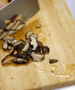 Grace of Earth Dried Shiitake Mushroom 400g – Premium Gourmet Mushrooms for Cooking