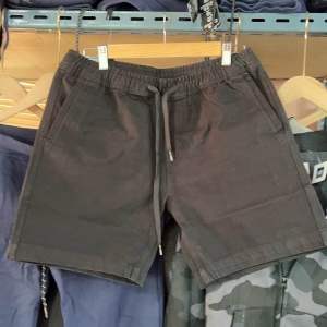 กางเกงขาสั้น(แฟชั่น) - เลือกจากหลายสี ความยาวเลย เป็นของที่ดี