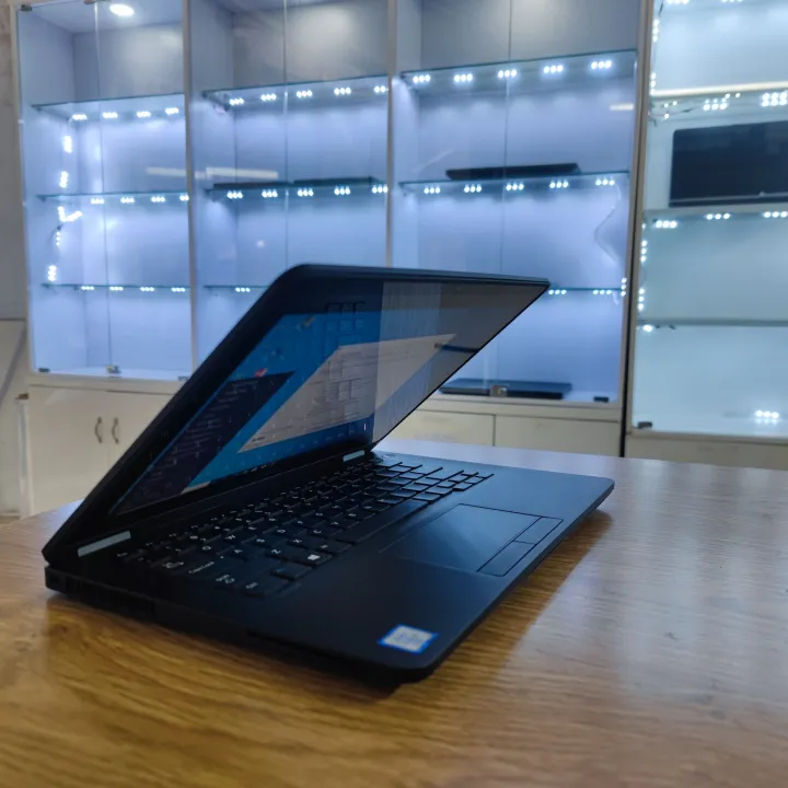 Dell%20latitude%20E7270%09Core%20i5-6300u,%20ram%208GB,%20ssd%20256GB,%20m%C3%A0n%2012.5",%20Full%20HD,%20c%E1%BA%A3m%20%E1%BB%A9ng%20M%C3%A0u%20%C4%90en%20-%20Image%205