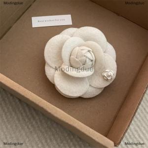 [COD] Modingdue Fashion French Chic Style Camellia Flower Brooches Women Vintage Elegant Lapel Pins Coat Jewelry Accessries Gifts