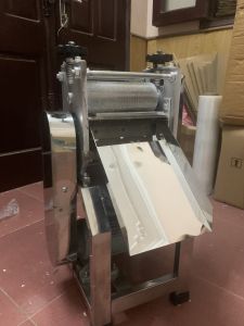 Máy lạng bì - Máy chia nhỏ miếng bì thành các miếng mỏng 1li như tờ giấy