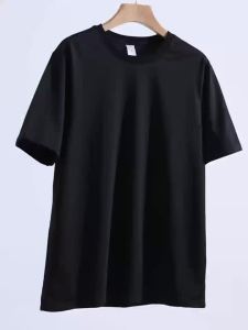The Design of Stage 6 Is Easy Focusing on Text And Star Elements.It Features Short Sleeves And Its Selling Point Is a Minimalist Yet Slightly Unique Style Leaning Towards a Trendy Minimalist Aesthetic.It Is Suitable for Casual Outings