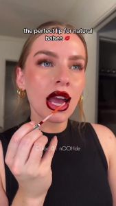 [BILL US] Son viền môi lâu trôi SACHEU Lip Liner Stay-N Peel-Off Lip Stain - ▪️ Sản phẩm được thiết kế để thay thế chì kẻ viền môi truyền thống bằng cách tạo ra một lớp màu tint định hình cho môi và lâu trôi.