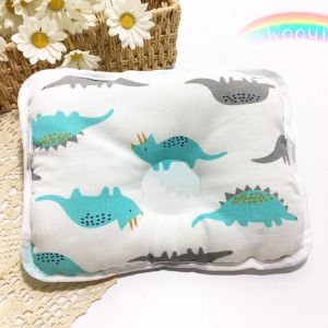 Gối xô lõm tròn cố định gáy chống bẹp móp đầu cho bé sơ sinh.