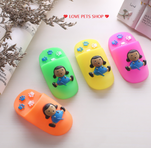 Đồ chơi cho Chó Mèo bằng nhựa hình chiếc dép có kèn kêu chít chít (1 chiếc) - Love Pets Shop