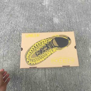 รองเท้าผู้หญิงและผู้ชาย สินค้าถ่ายรูปจากสินค้าจริงค่ะมีของพร้อมส่ง