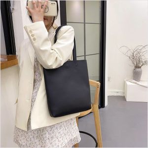 กระเป๋าสะพายผญแฟชั่น กระเป๋าสะพายผญ40 กระเป๋า สะพายผญ ความหรูหรา ยอดนิยมใหม่ กระเป๋าแฟชั่น2022 pu กระเป๋าสตรีแฟชั่นไหล่กระเ กระเป๋า tote ba