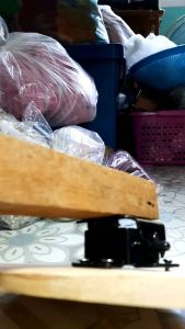 บานพับชั้นวางของ มีตัวล็อค เหล็กเคลือบสีดำ พร้อมส่ง ใช้งานง่าย แข็งแรง เคลื่อนย้ายสะดวก 1 ตัว 1 ราคาขาย