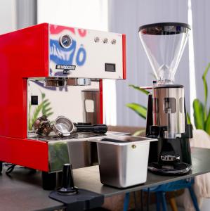 Máy Pha Cà Phê Moderno E01 -Pha Tự Động Công Suất 200ly/ 1 Ngày Công Nghệ Dual Thermoblock Điều Chỉnh Nước & Thời Gian Tự ĐộngTính Năng Ủ Cà Phê [Tặng 5Kg Café Gu 1 & Trọn Bộ Công Thức Pha Chế A-Z]