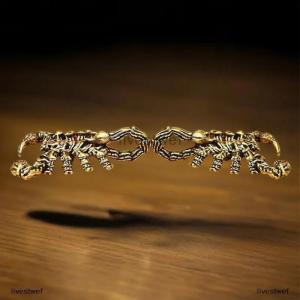 [COD] livestwef 1 Piece Funny Ant Scorpion Crafts Solid Brass Insect Beetles Figurines Collection Desktop Small Ornament Home Decoration