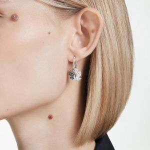 SWAROVSKI Luxury ((ใหม่) Swan ต่างหูน้ำตาเพชรสีดำและขาว ต่างหูแฟชั่นสตรีเงินสเตอร์ลิง S925