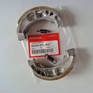 ผ้าเบรคหลัง ดรัมเบรคหลัง Honda Wave125 Wave100s Nice125 CZ-I Wave110 Nice110 แท้ศูนย์ 100% [06430-KFL-850]