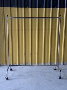 ราวแขวนผ้าสแตนเลสเส้นเดียว สูง 1.40 m. ยาว 1.20 m. แถมล้อ ราวตากผ้า ราวแขวนผ้า พร้อมส่ง