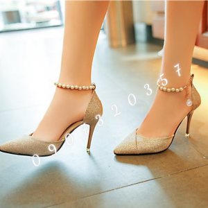Giày cao gót nhọn 8p bít mũi da nhủ kim tuyến vòng cổ hạt châu BM24
