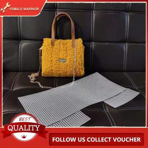 Female Warrior การถักทอพลาสติกแผ่นตาข่ายงานประดิษฐ์สำหรับเย็บกระเป๋าผ้าอุปกรณ์สำหรับทำกระเป๋าถัก