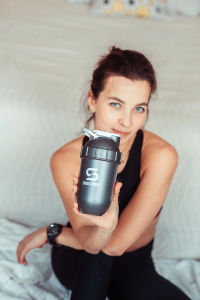 Bình lắc Shakesphere 700ml siêu xịn lắc tan trái cây mềm