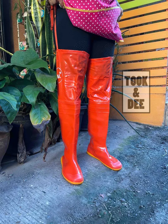 รองเท้าบูท K.J. สีส้ม กันลื่น ยาว 23 นิ้ว