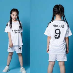 2425 Real Madrid Soccer seragam No. 5 Bellingham No. 7 Venius 9 Mbape kanak-kanak Jersey hitam dan putih Set