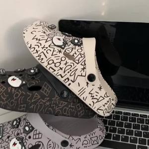 Croc-Style Sandals For Men 2025 Summer New Casual Shoes Non-Slip Closed-Toe Slippers Lightweight MenS Beach Shoes