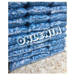 tutup galon isi ulang warna biru depot galon air minum lentur tidak keras.