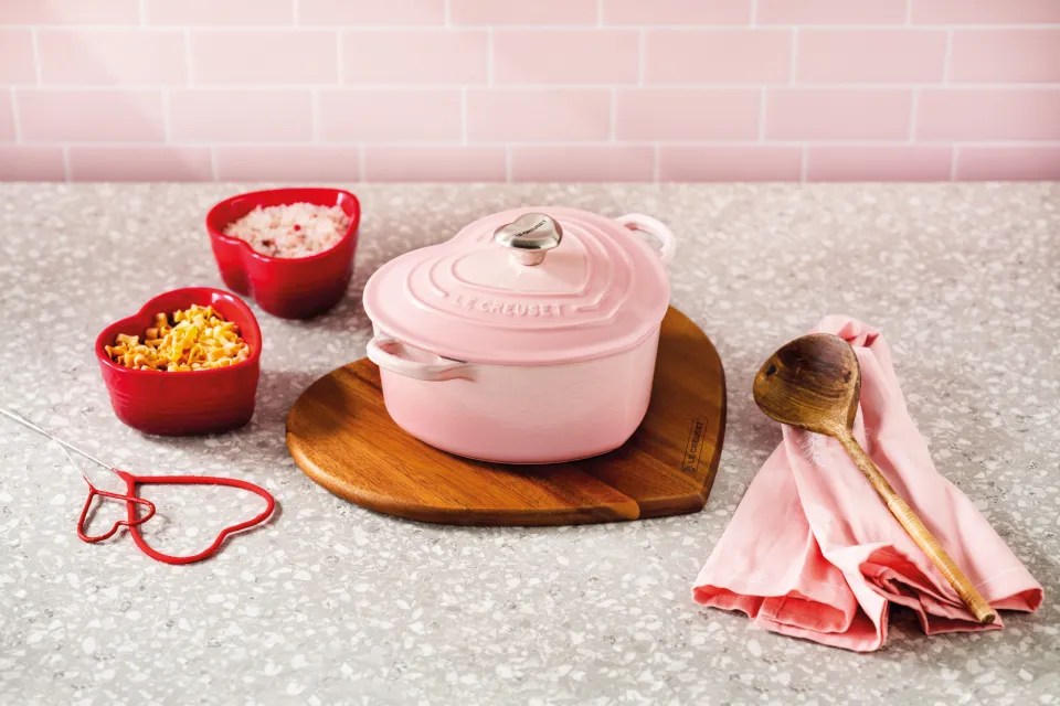 LE CREUSET ハート型 鍋 SHELL PINK 20センチ Le Creuset Heart Shaped Casserole 20cm (Shell Pink) | Lazada Singapore