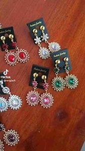 anting tusuk pesta warna cantik