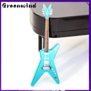 【Greenwind】 1pcs ตุ๊กตากีตาร์ของเล่นตุ๊กตาเครื่องดนตรีรุ่นตุ๊กตา House Decor