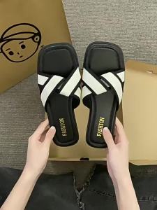[Free Shipping] WomenS Summer Outdoor Fashion Slippers 2025 New Style Summer High-End Flat Sandals For Going Out Ins Trend