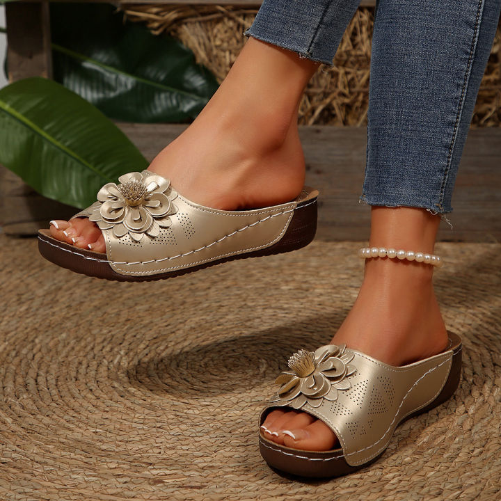 Free%20Shipping%20Plus%20size%2036-45%20thick-soled%20hollow-out%20women's%20floral%20wedge%20beach%20sandals%20-%20Image%207