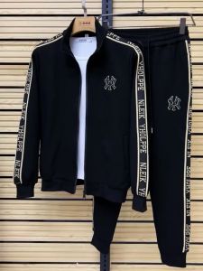 Bộ Thu Đông Nam Nữ Thêu Logo In Chữ Màu Vàng Quần Áo Thu Đông Nam Nữ Đen Dài Tay Có Cổ Cao Cấp Hàn Quốc