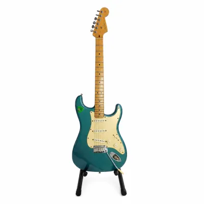 FENDER Stratocaster USA Original Corona California Tahun 2000 Gitar Elektrik Listrik Melodi Ori Guitar