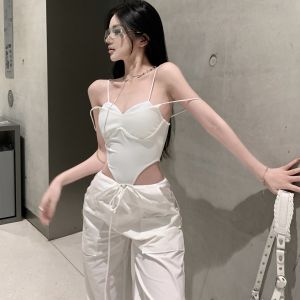 Bộ đồ liền thân hai mảnh giả dáng ôm vừa vặn phong cách She Room màu trắng khí chất