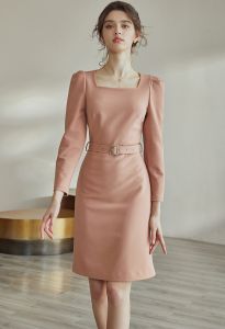 Đầm công sở cổ vuông hồng kem (có kèm đai)