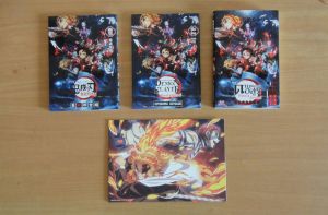 หนังสือการ์ตูน (LN) Demon Slayer The Movie ดาบพิฆาตอสูร ศึกรถไฟสู่นิรันดร์ ฉบับภาพยนตร์ + ข้อมูลตัวละคร (ภาษาไทย + ภาษาญี่ปุ่น รวม 2 เล่ม) + โปสการ์ดแข็ง ขนาด A5 (มือสอง)