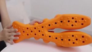 Máy massage điểm kích hoạt máy massage cơ thang dụng cụ kéo giãn cơ thang dụng cụ kéo giãn cơ cổ dụng cụ kéo giãn cơ thang (màu đen).