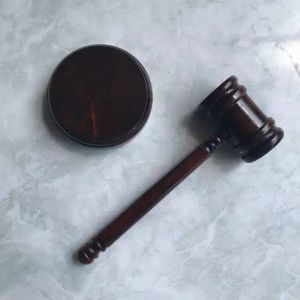 PALU SIDANG KAYU MAHASISWA HUKUM DAN SIDANG HIMPUNAN KAMPUS TERLARIS