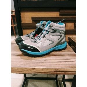 Sepatu Gunung Arei Women Series SMITHSONIA X2 Arei Outdoorgear Sepatu Gunung Cewek Wanita
