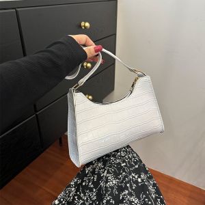 QV SHOP กระเป๋าสะพายไหล่ การออกแบบเกาหลี คุณภาพระดับพรีเมียม แฟชั่นกระเป๋าสะพายไหล่ (หลากสี)